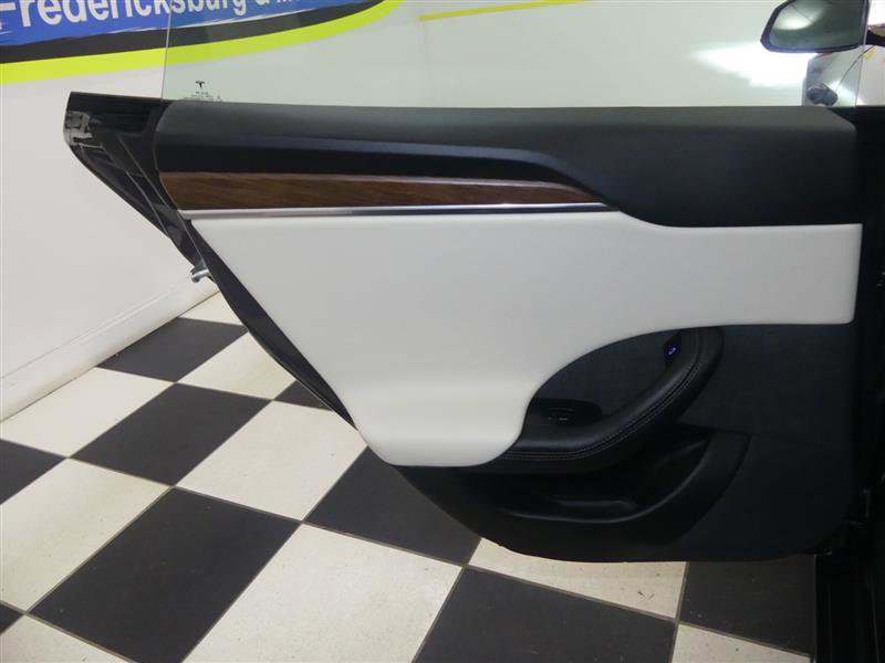Used 2022 Tesla Model S image 25