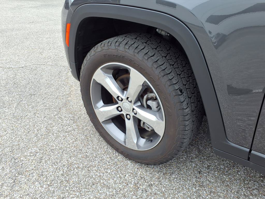 Used 2022 Jeep Grand Cherokee L Limited AWD/4WD image 9