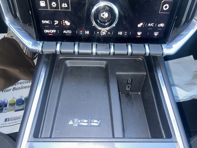 Used 2025 GMC Acadia Elevation image 23