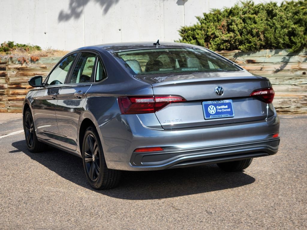 Certified 2023 Volkswagen Jetta SE w/ Panoramic Sunroof Package image 5