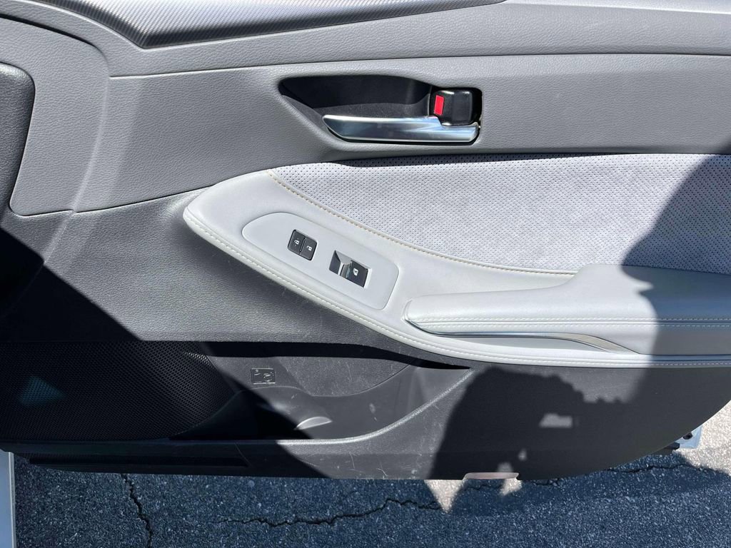 Used 2019 Toyota Avalon XSE w/ All Weather Liner Package FWD image 19