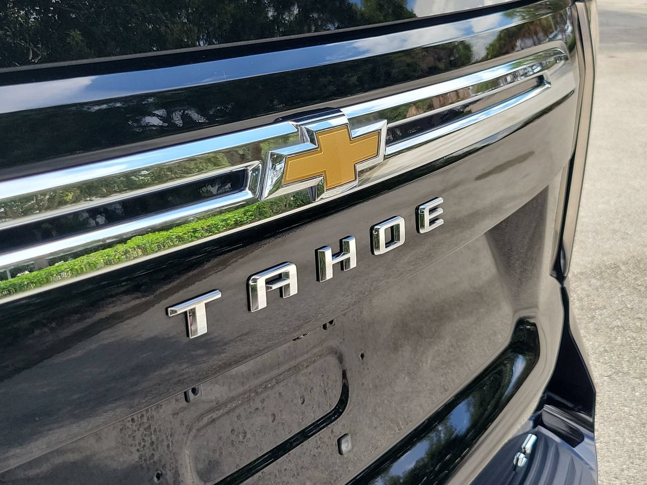 Used 2021 Chevrolet Tahoe LT w/ Rear Media and Nav Package RWD image 6