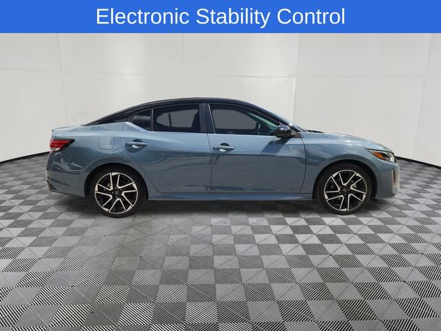 Used 2025 Nissan Sentra SR FWD image 4