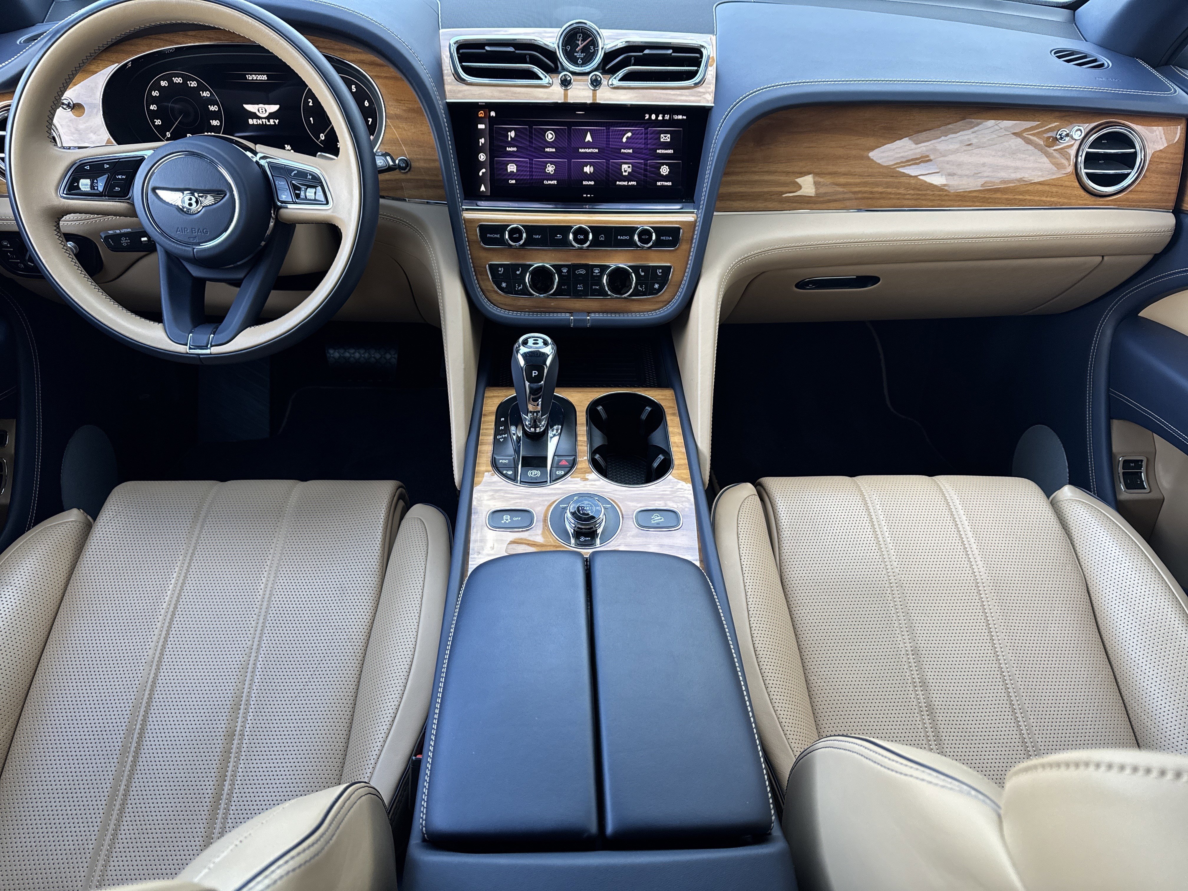 Used 2022 Bentley Bentayga V8 image 4