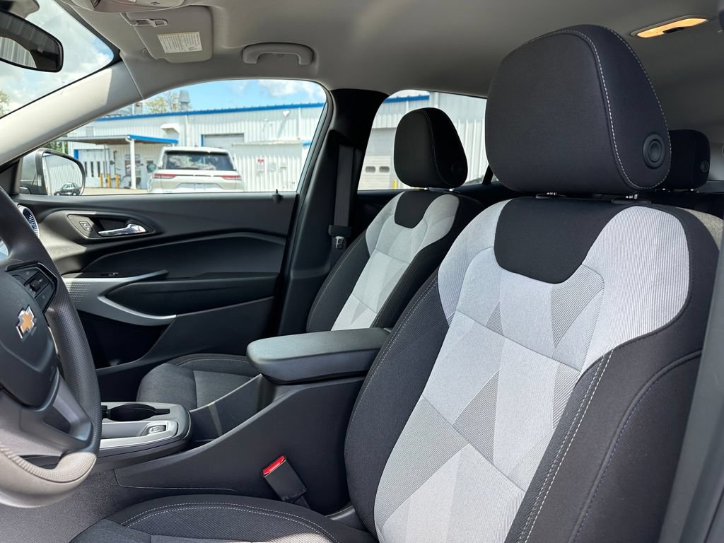 Certified 2025 Chevrolet Trax LS w/ LS Convenience Package FWD image 22