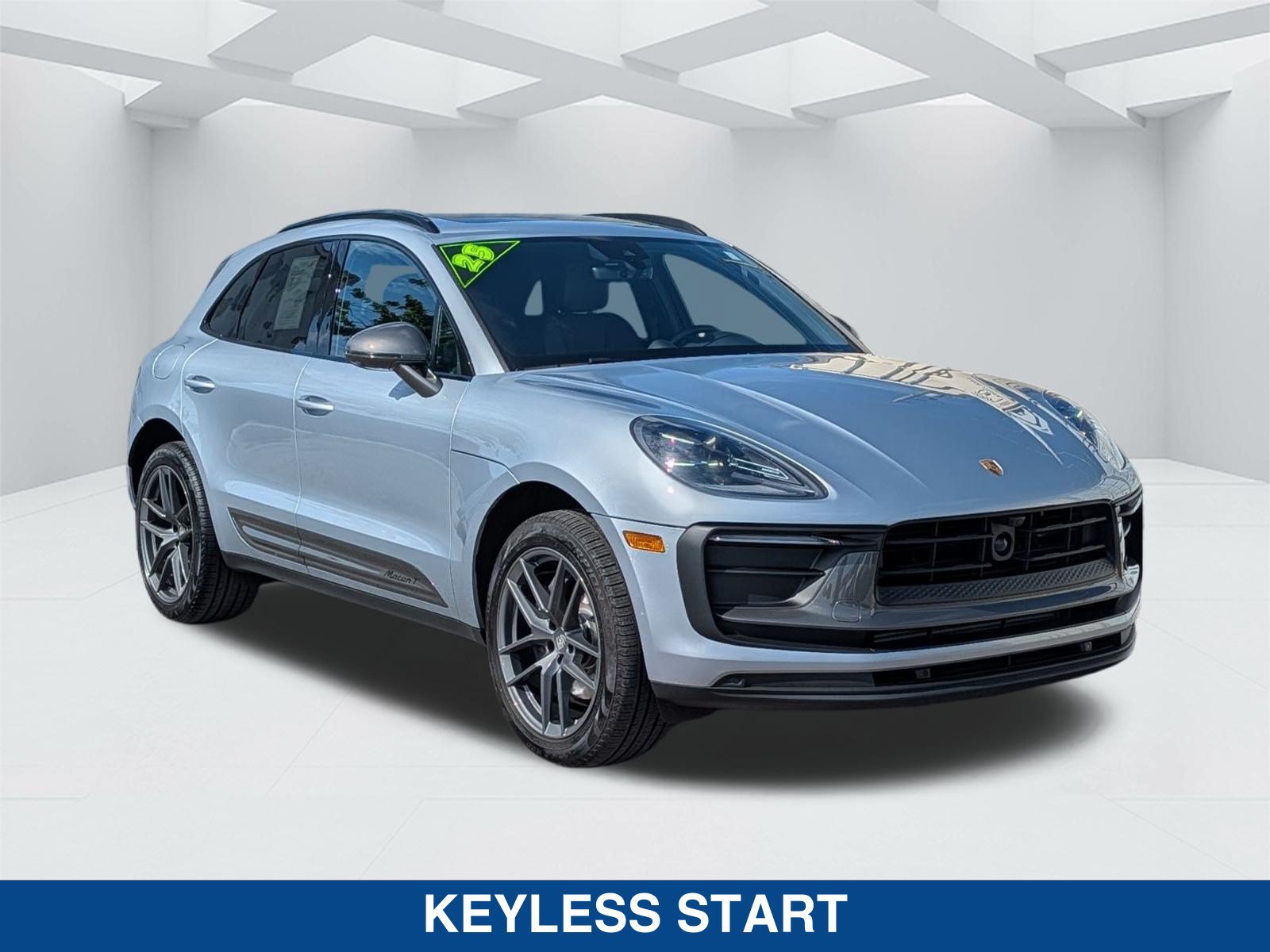 Used 2025 Porsche Macan Turbo AWD/4WD video 3
