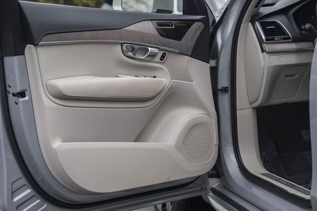 Certified 2023 Volvo XC90 B6 Ultimate w/ Protection Package Premier image 39