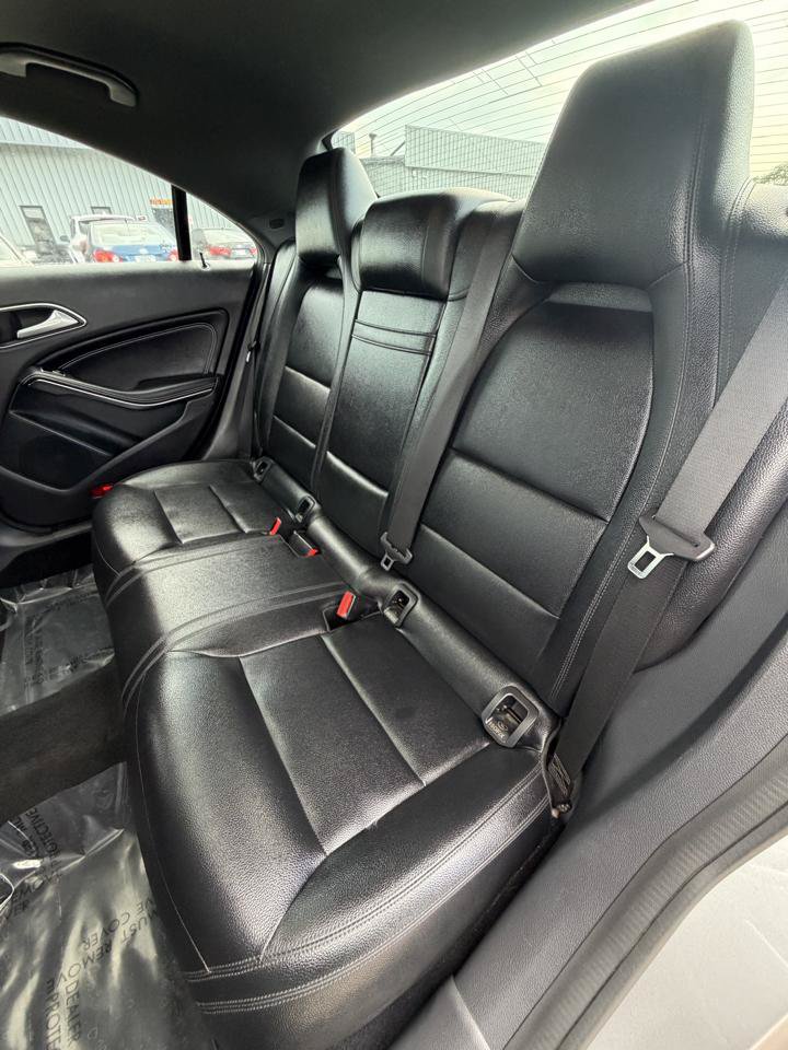 Used 2015 Mercedes-Benz CLA 250 image 37