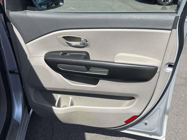 Used 2017 Kia Sedona LX w/ LX Essentials Premium Package image 8