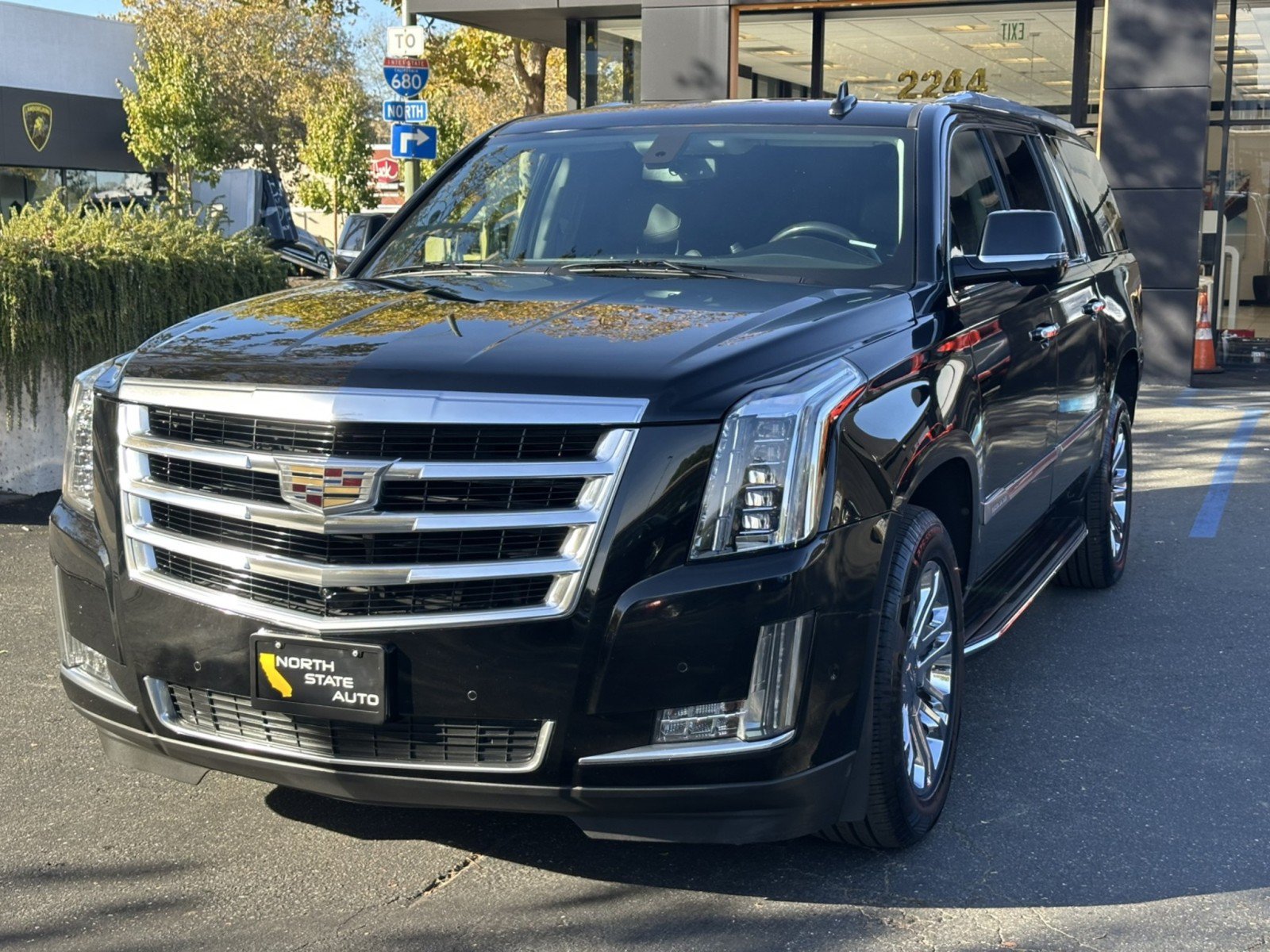Used 2020 Cadillac Escalade ESV 2WD image 4