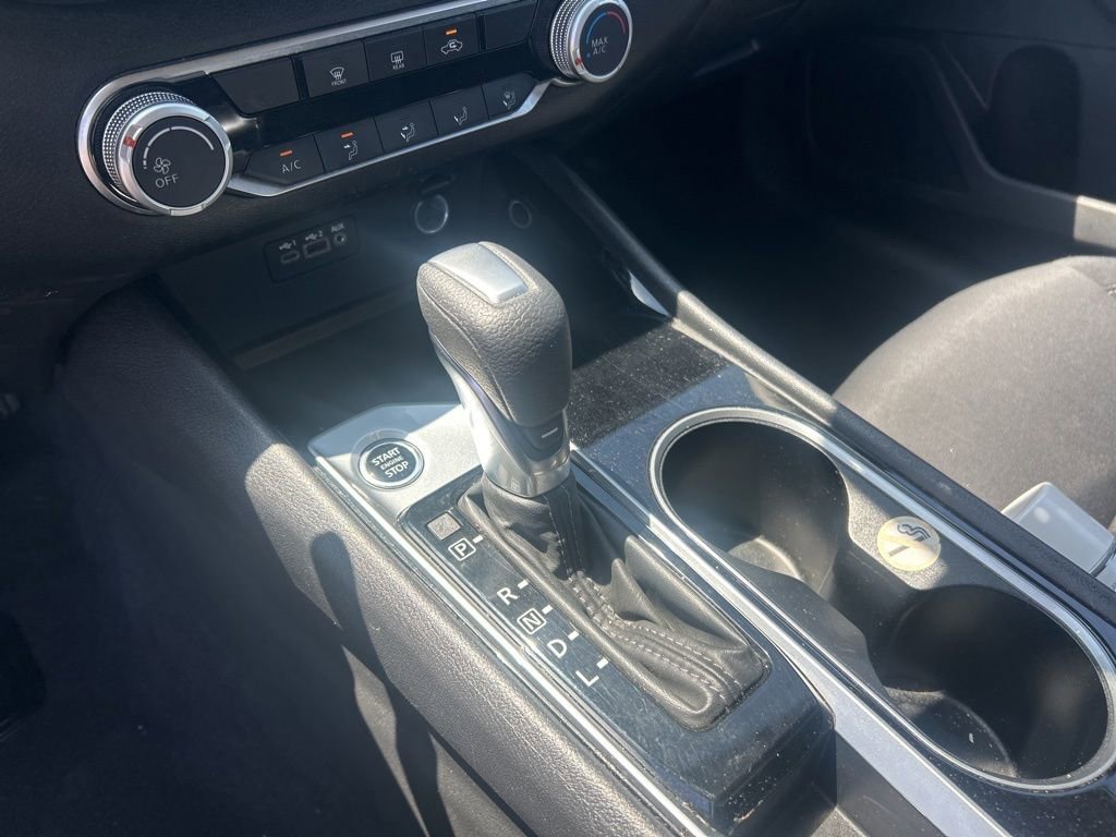 Used 2024 Nissan Altima 2.5 SV FWD image 16