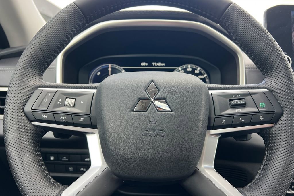 New 2025 Mitsubishi Outlander SEL image 25