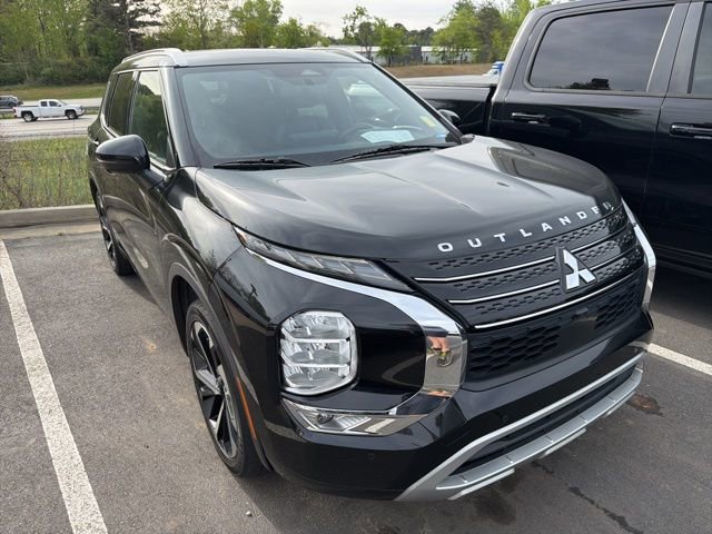Used 2022 Mitsubishi Outlander SEL image 2