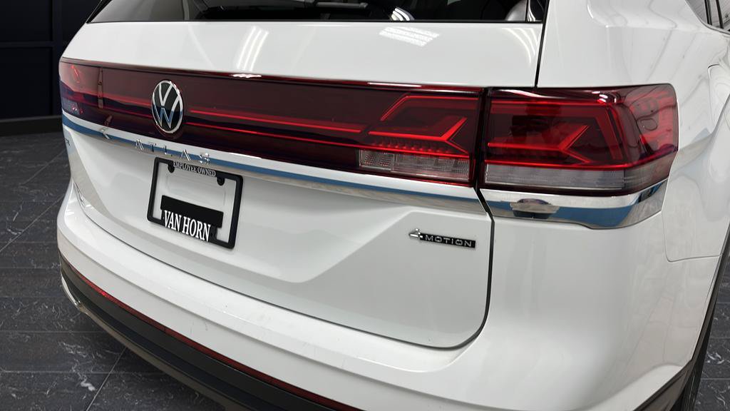 Used 2024 Volkswagen Atlas SE AWD/4WD image 36