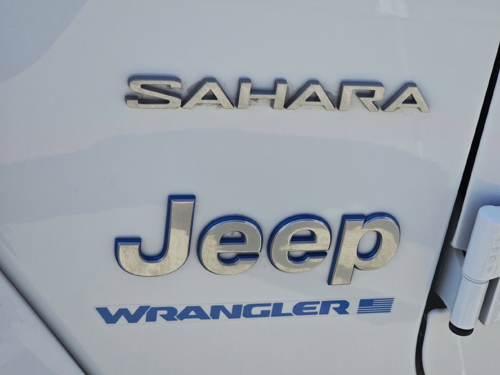 Used 2023 Jeep Wrangler Unlimited Sahara w/ Cold Weather Group AWD/4WD image 11