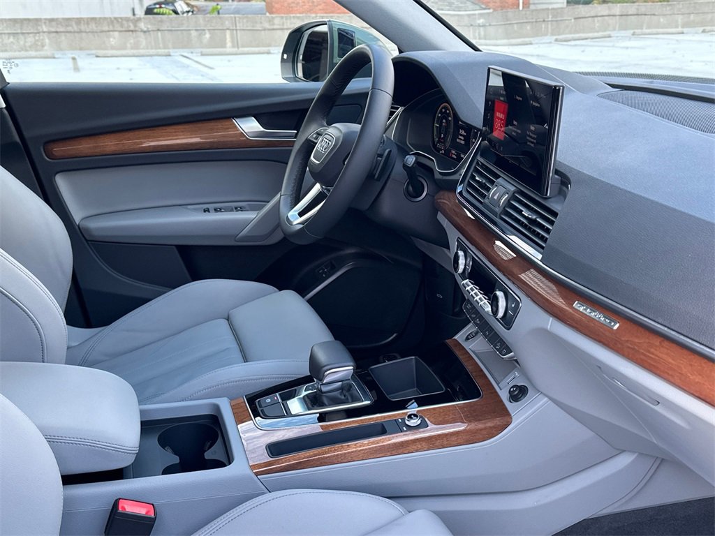 Used 2024 Audi Q5 e Premium image 12
