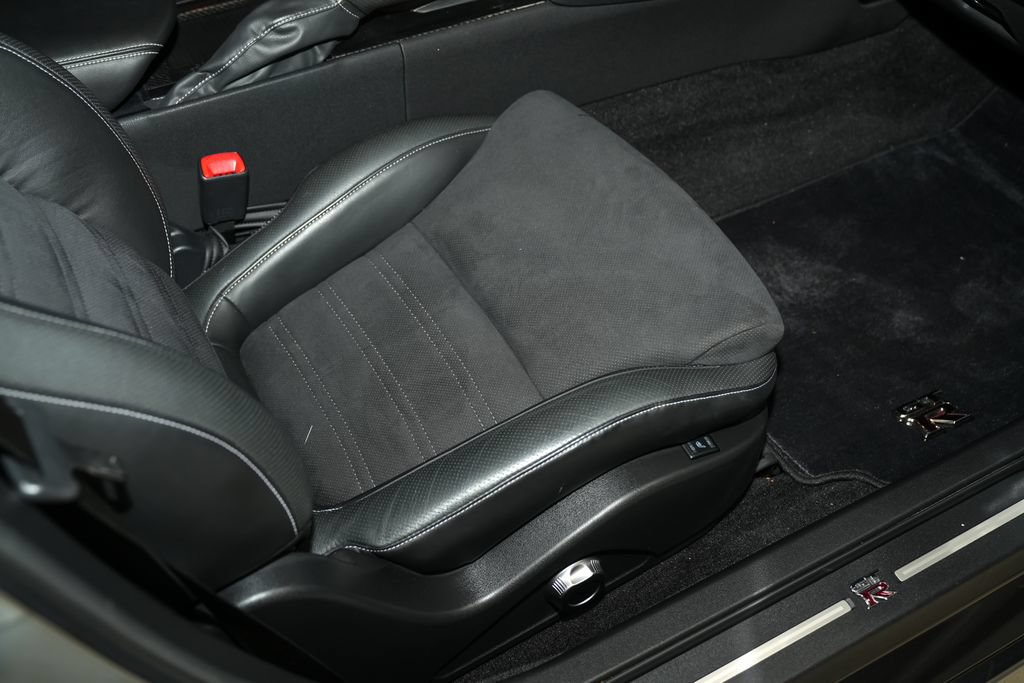 Used 2016 Nissan GT-R Premium AWD/4WD image 57