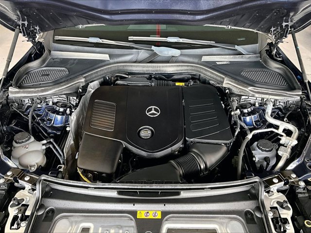 Used 2024 Mercedes-Benz GLC 300 image 11