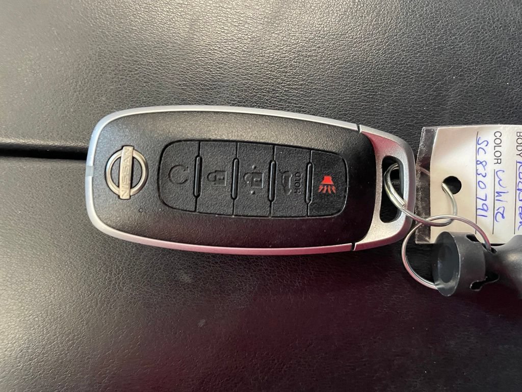Used 2025 Nissan Rogue SV AWD/4WD image 18