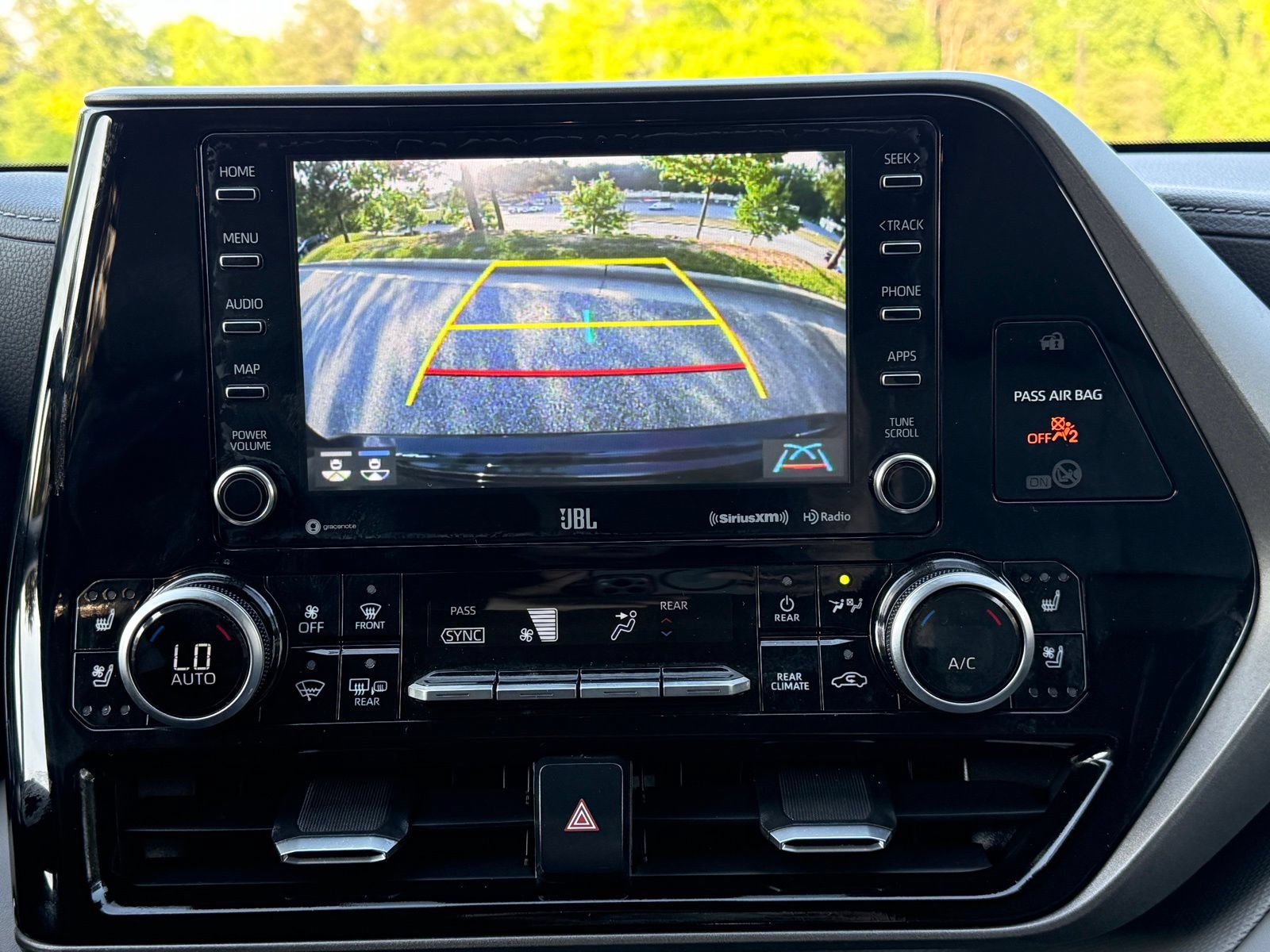 Used 2020 Toyota Highlander Limited AWD/4WD image 29