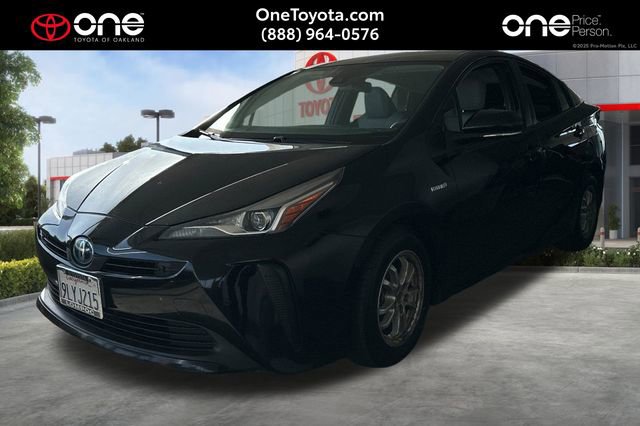 Certified 2022 Toyota Prius LE FWD image 1