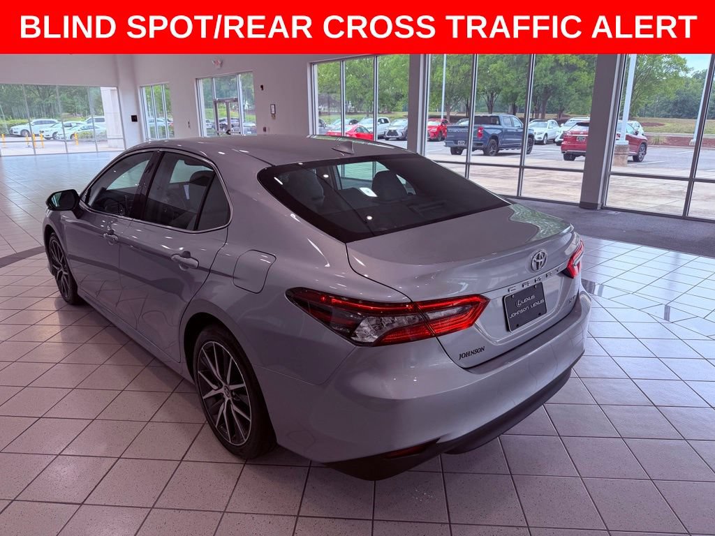Used 2022 Toyota Camry XLE FWD image 5