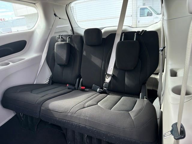 Used 2023 Chrysler Voyager LX FWD image 8