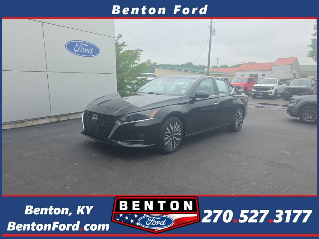 Used 2025 Nissan Altima 2.5 SV FWD image 1