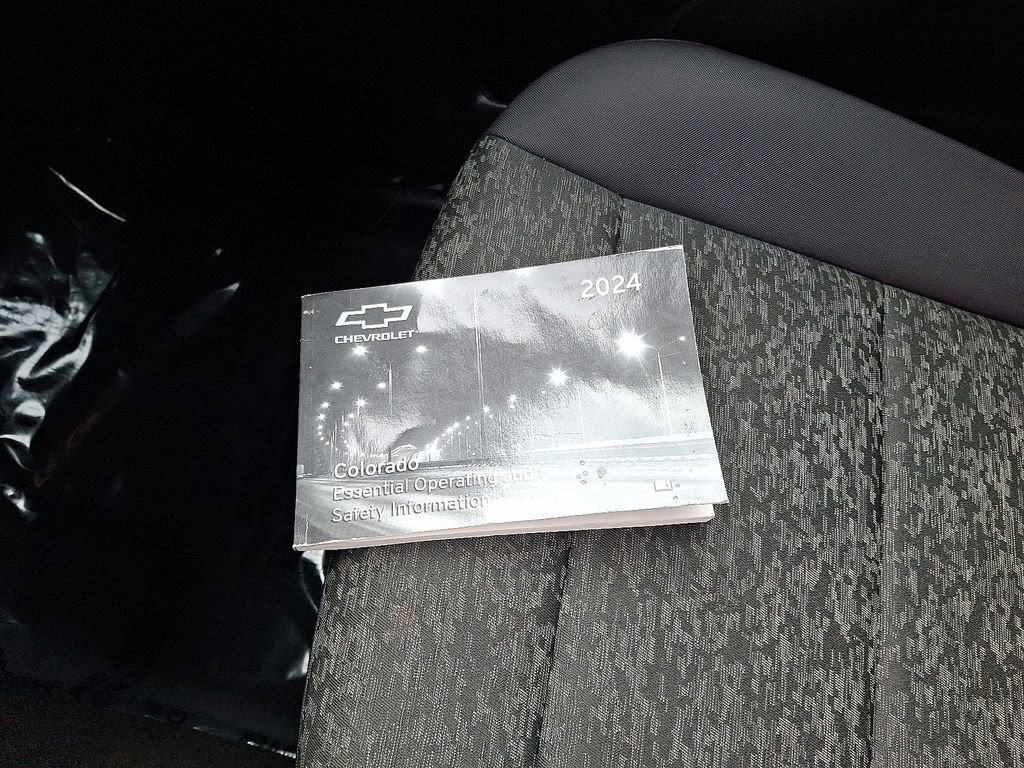 Used 2024 Chevrolet Colorado Z71 image 26