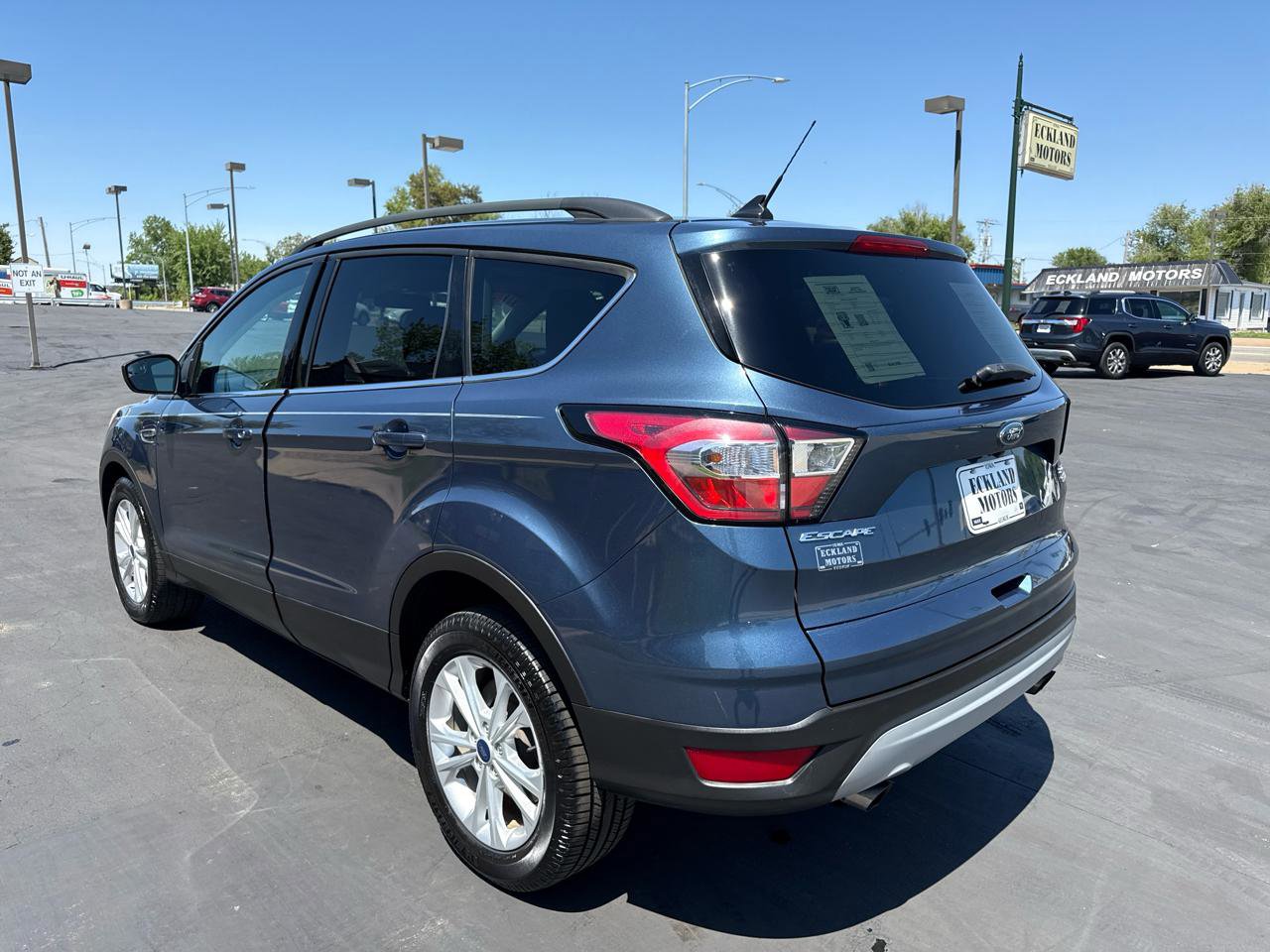 Used 2018 Ford Escape SE w/ SE Sync 3 Package FWD image 6