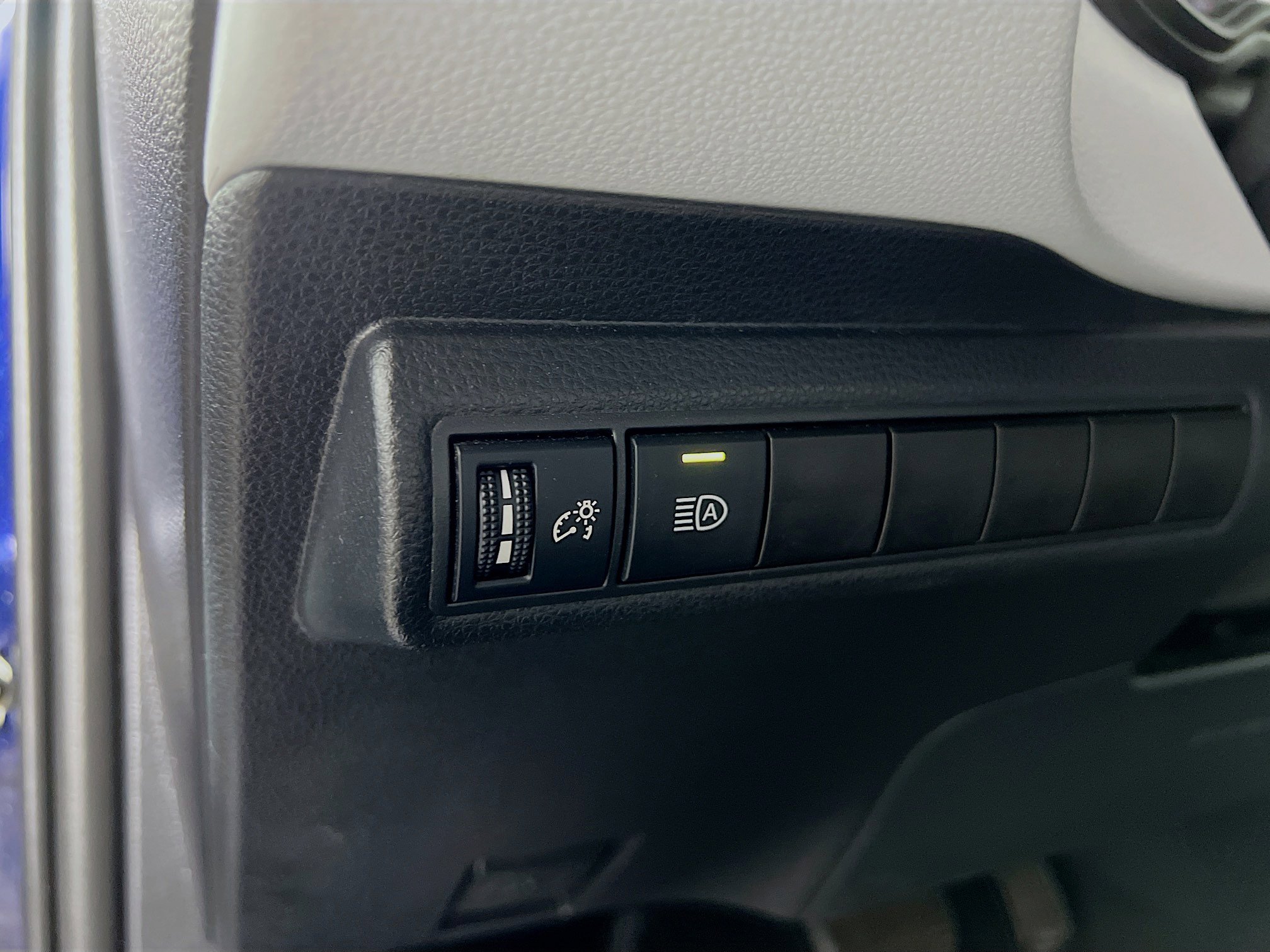 Certified 2021 Toyota Corolla SE w/ SE Premium Package FWD image 10