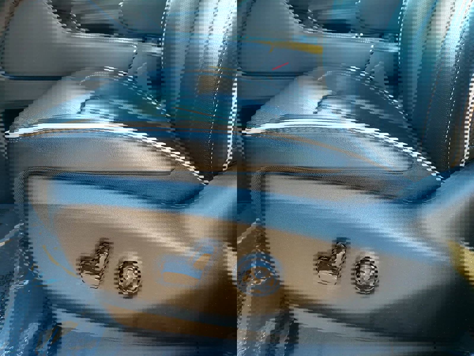 Used 2025 Chrysler Pacifica Limited image 27