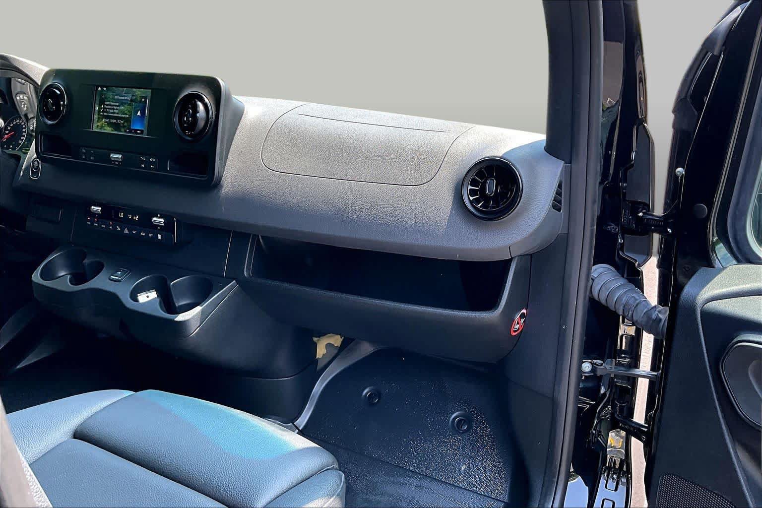 Used 2022 Mercedes-Benz Sprinter 2500 image 19