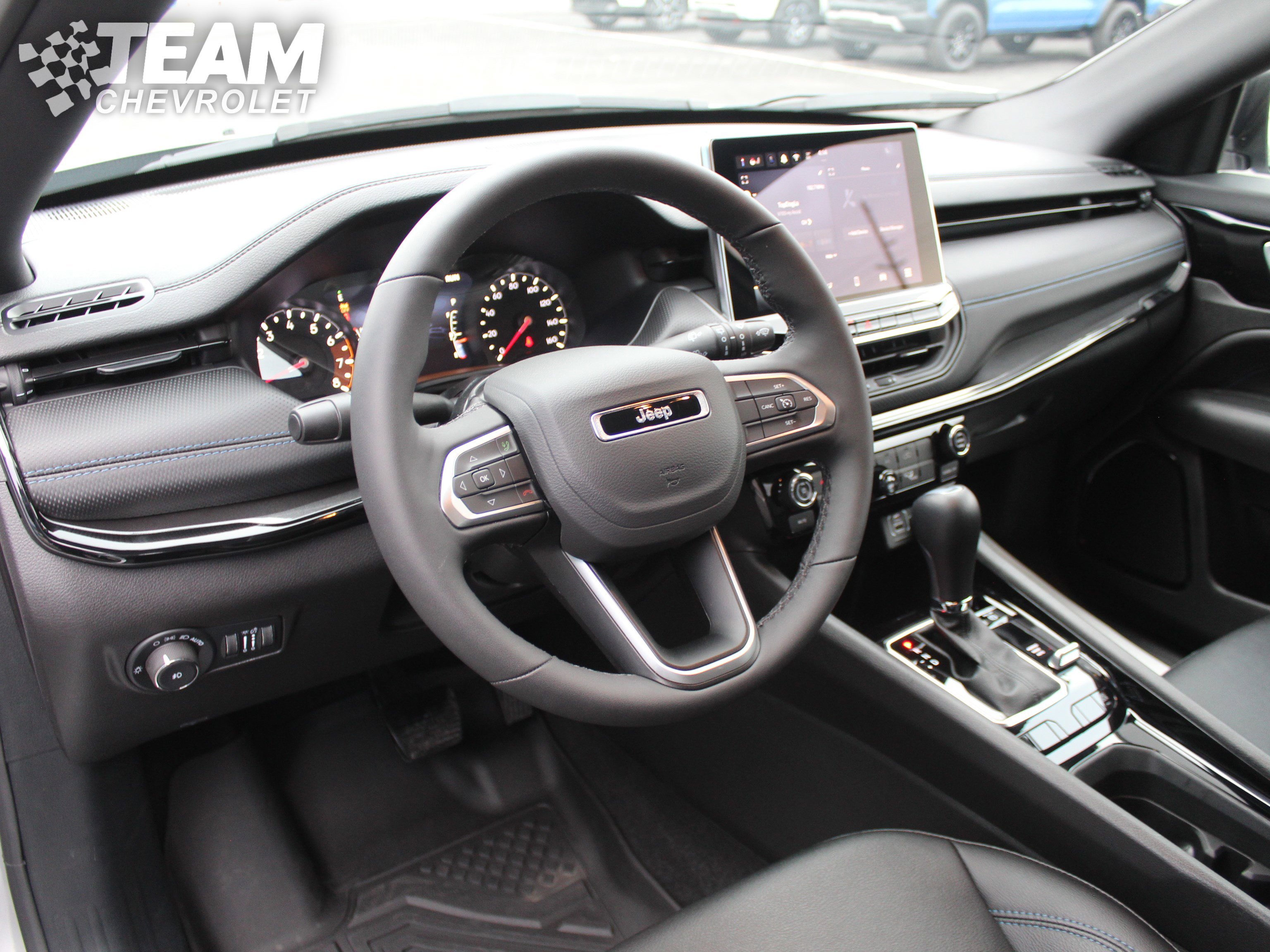 Used 2025 Jeep Compass Latitude w/ Altitude Special Edition image 12