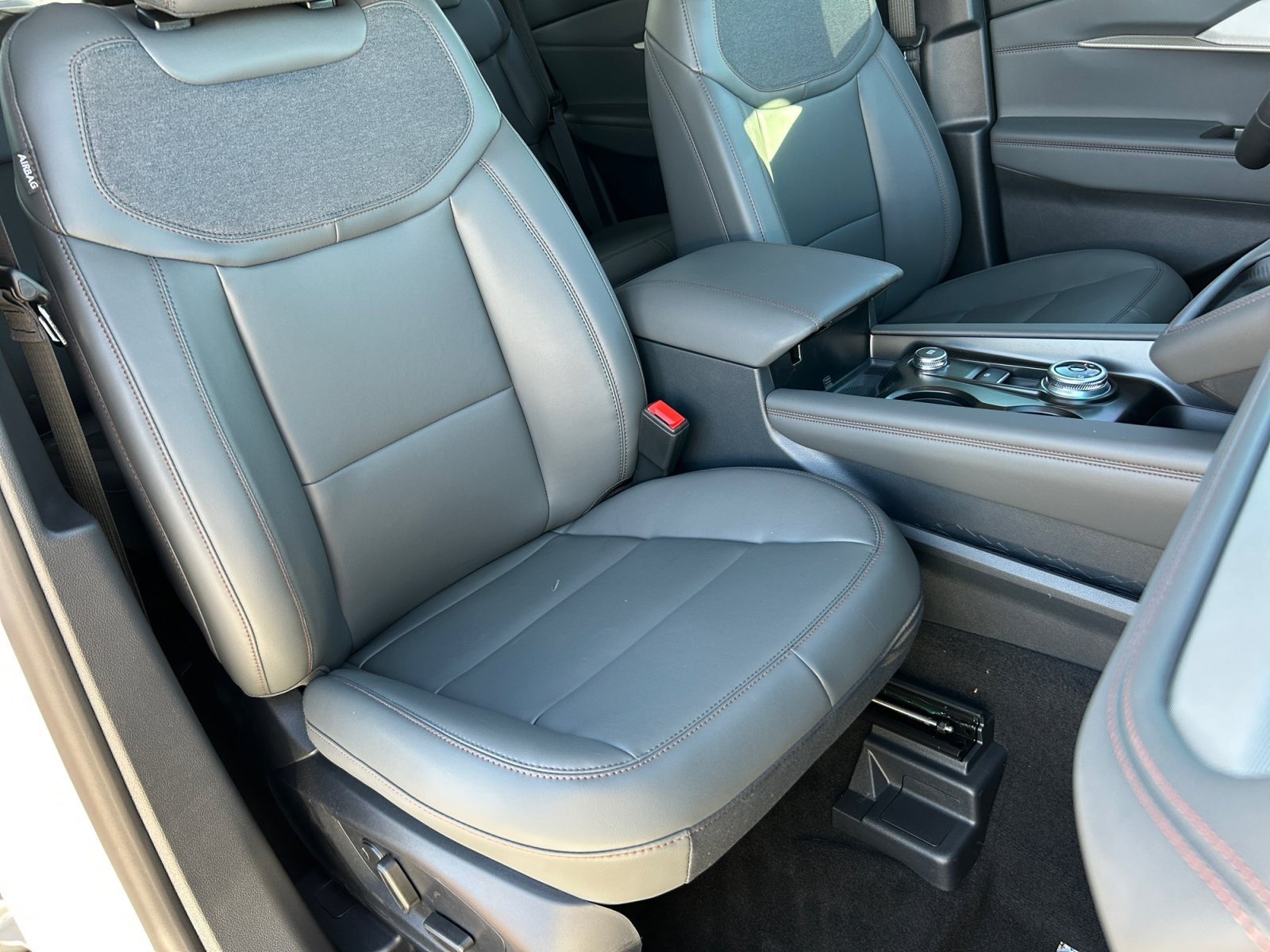 New 2026 Ford Explorer Active w/ Active Comfort Package AWD/4WD image 19