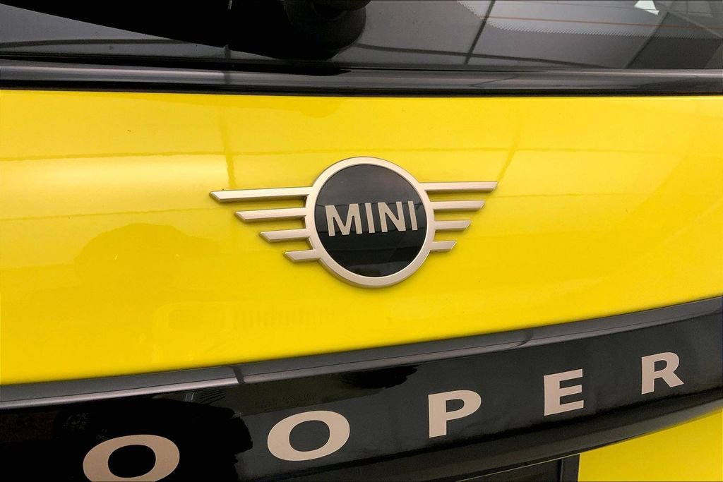 Certified 2025 MINI Cooper S image 30