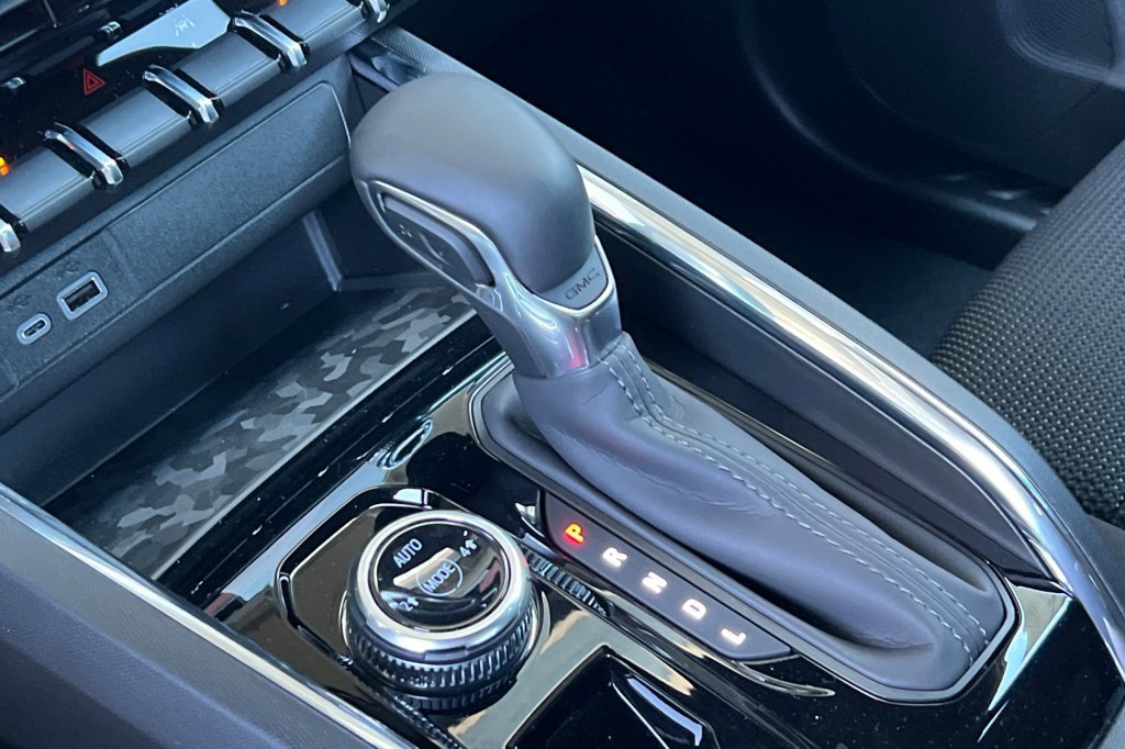 New 2025 GMC Canyon Elevation w/ Convenience Package image 18