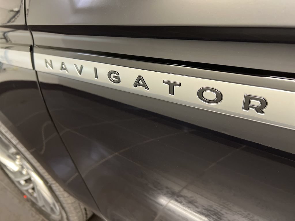 Used 2026 Lincoln Navigator L Premier AWD/4WD image 45