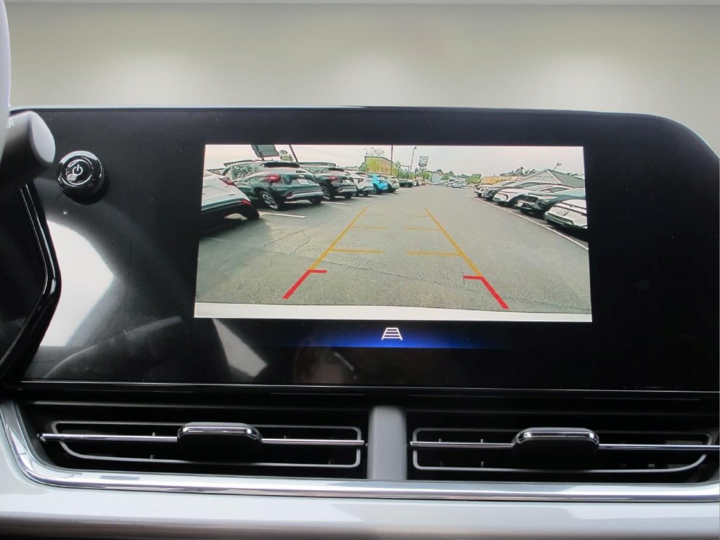 New 2026 Chevrolet Trax LT w/ Driver Confidence Package FWD image 17