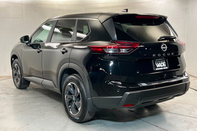 Used 2026 Nissan Rogue SV w/ Cold Weather Package AWD/4WD image 3
