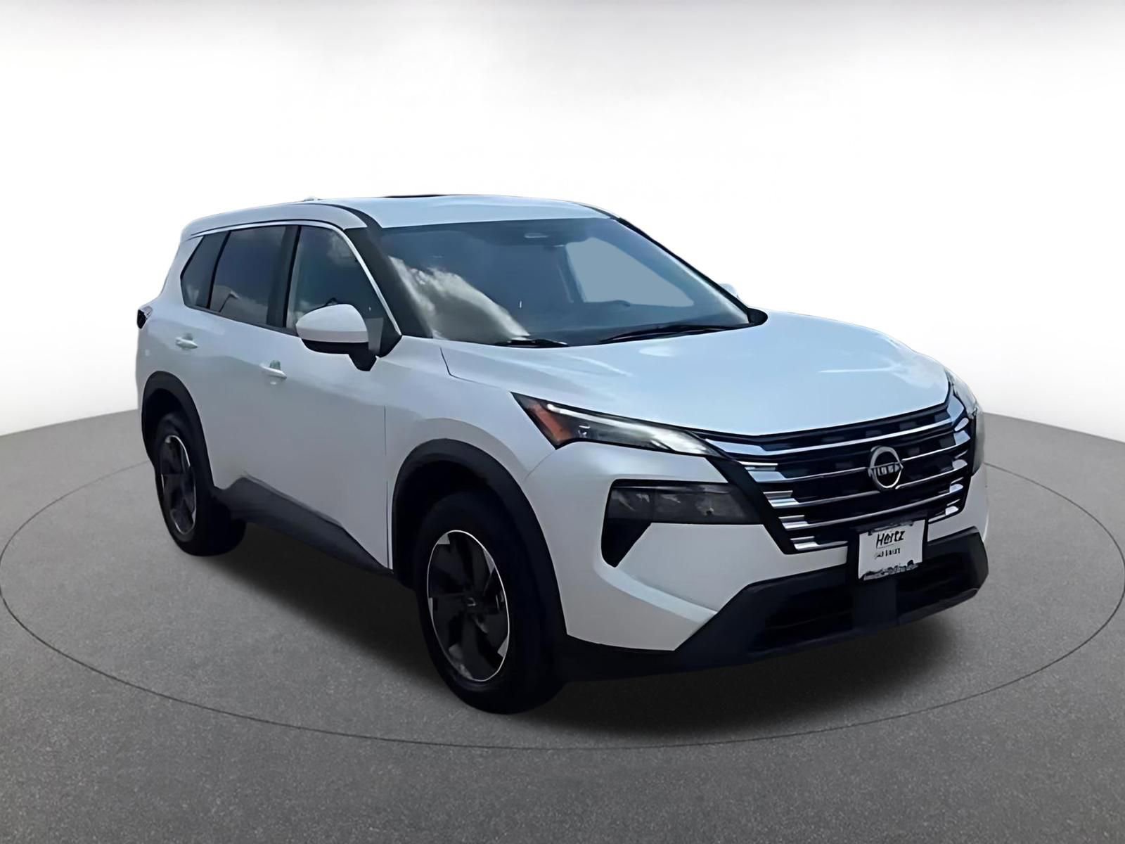 Used 2025 Nissan Rogue SV AWD/4WD image 3