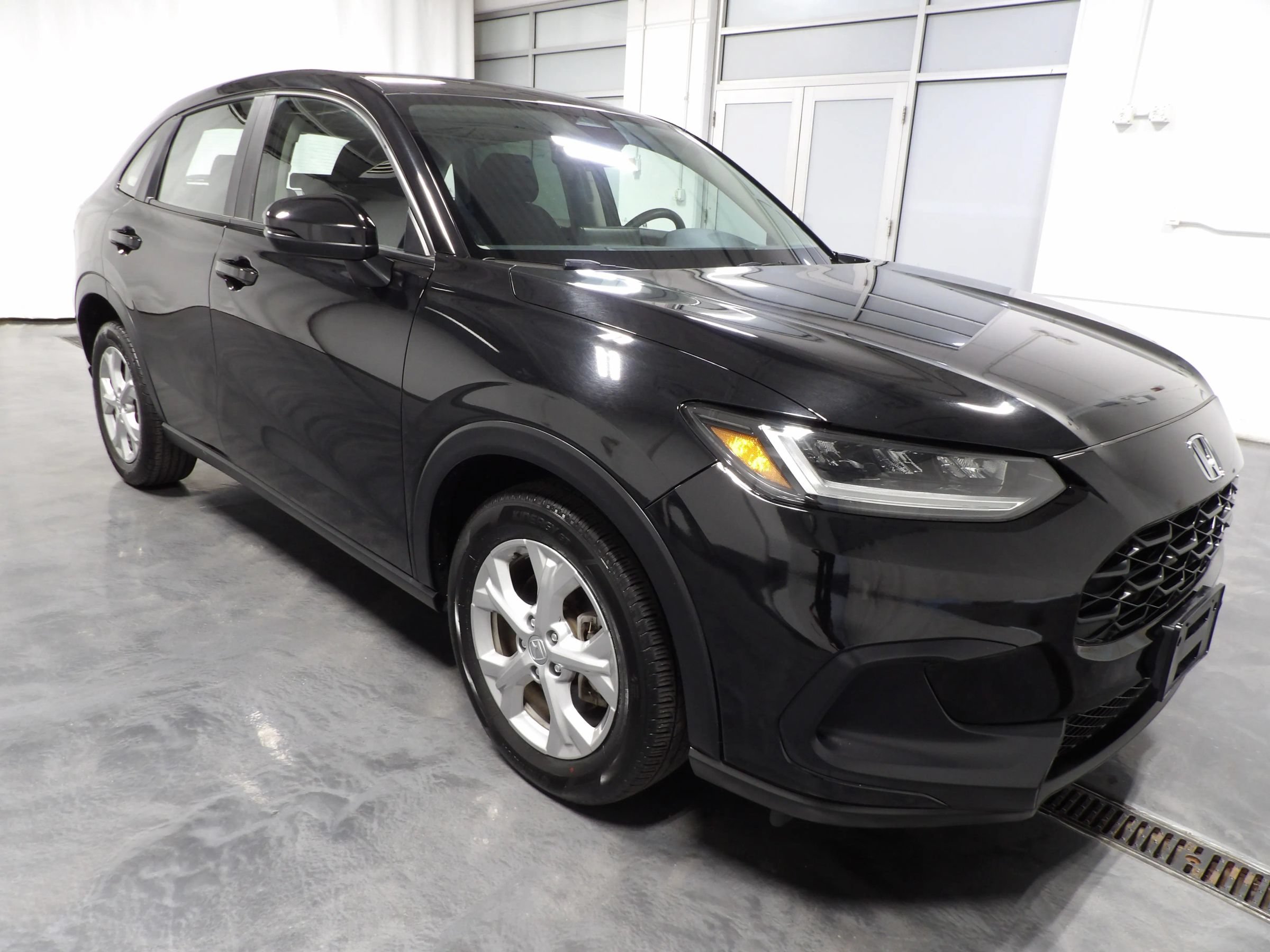 Used 2025 Honda HR-V LX image 2