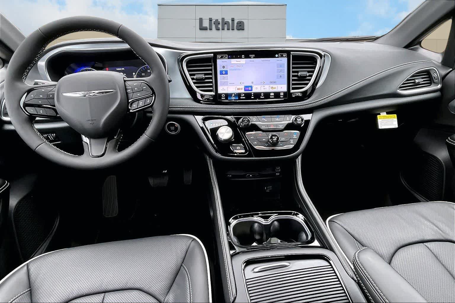New 2026 Chrysler Pacifica Limited w/ Uconnect Theater Family Group AWD/4WD image 10