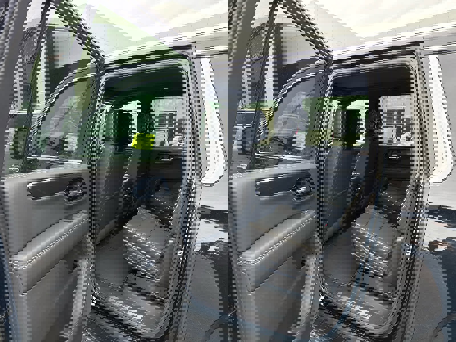 New 2026 GMC Yukon XL Elevation w/ Elevation Premium Package image 13