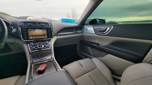 Used 2019 Lincoln Continental Reserve image 18