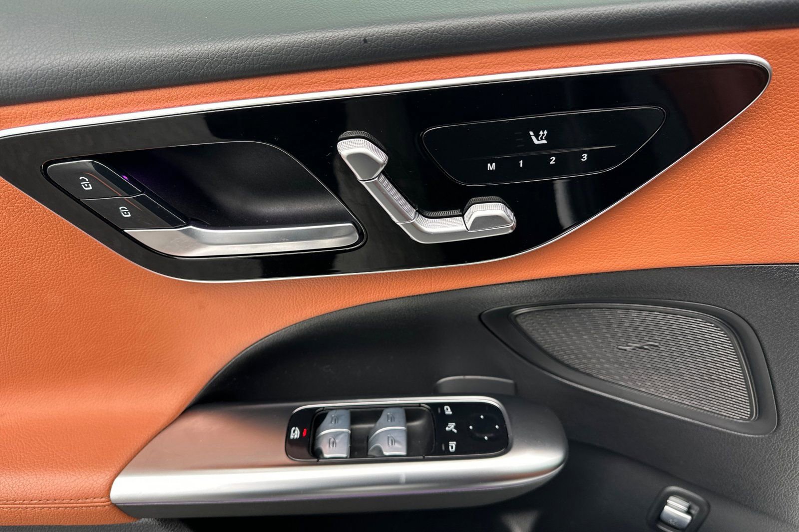 Used 2023 Mercedes-Benz C 300 Sedan image 12