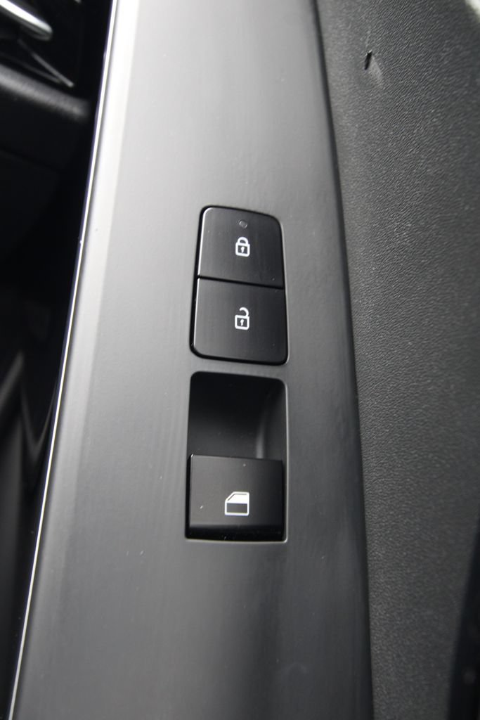 Used 2023 Kia Niro Wind w/ Wind Preserve Package FWD image 25