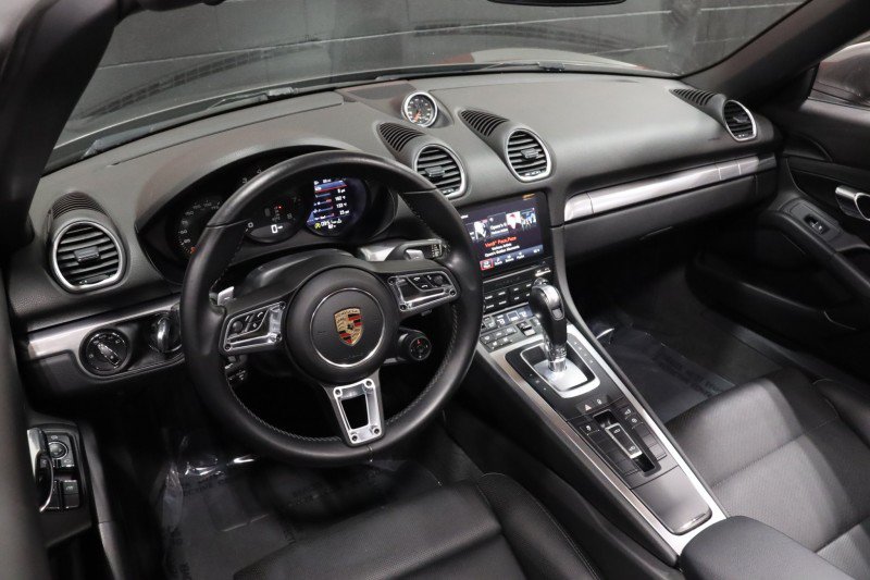 Used 2017 Porsche 718 Boxster RWD image 31
