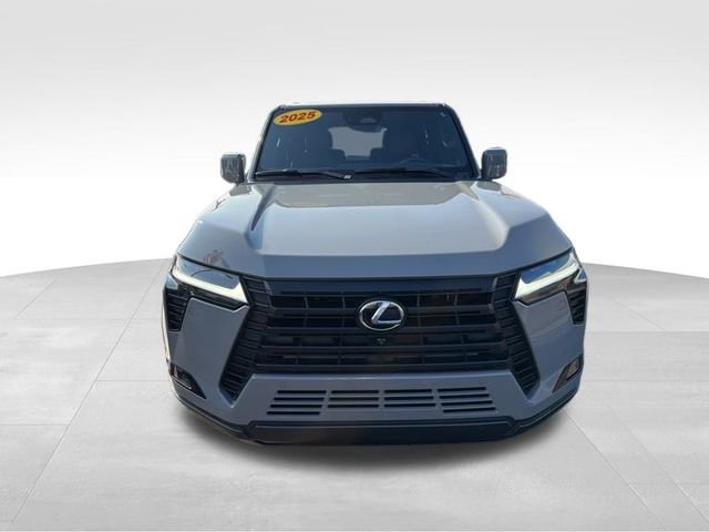 Used 2025 Lexus GX 550 w/ Accessory Package (2T) image 2