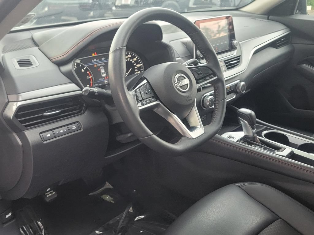 Used 2024 Nissan Altima 2.5 SR FWD image 10